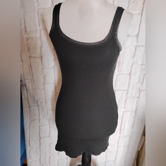 Victoria Secret - Picture 3 of 3